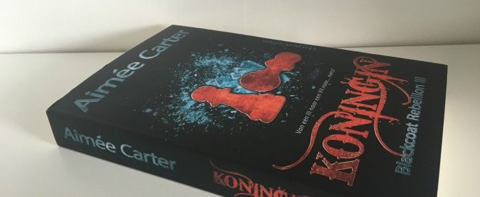 Review: Koningin (Blackcoat Rebellion #3)